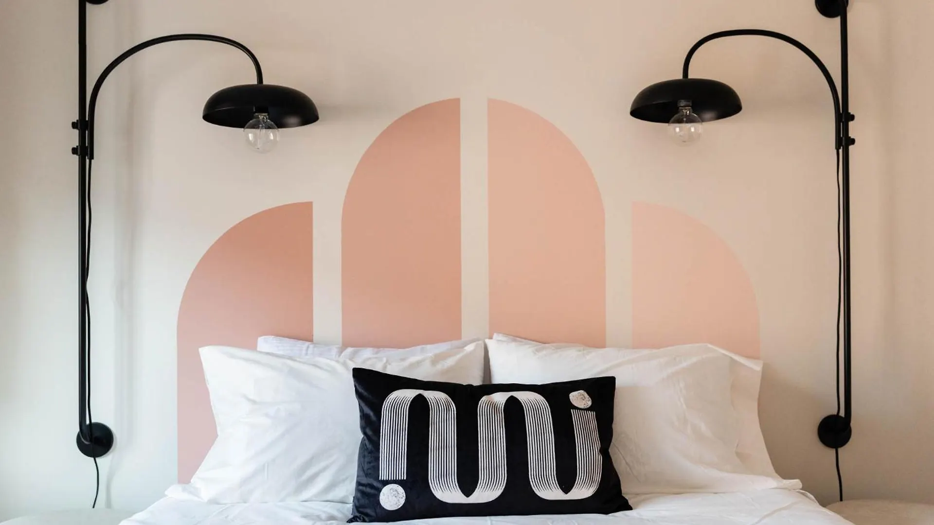 Maison Place Royale By Luxury In Transit Montreal Canada