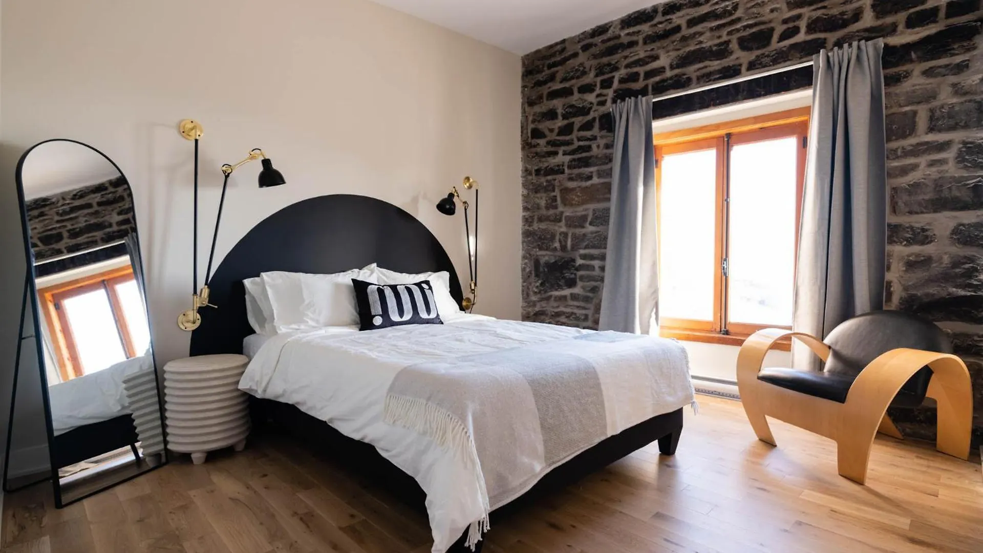 Maison Place Royale By Luxury In Transit Montreal Canada