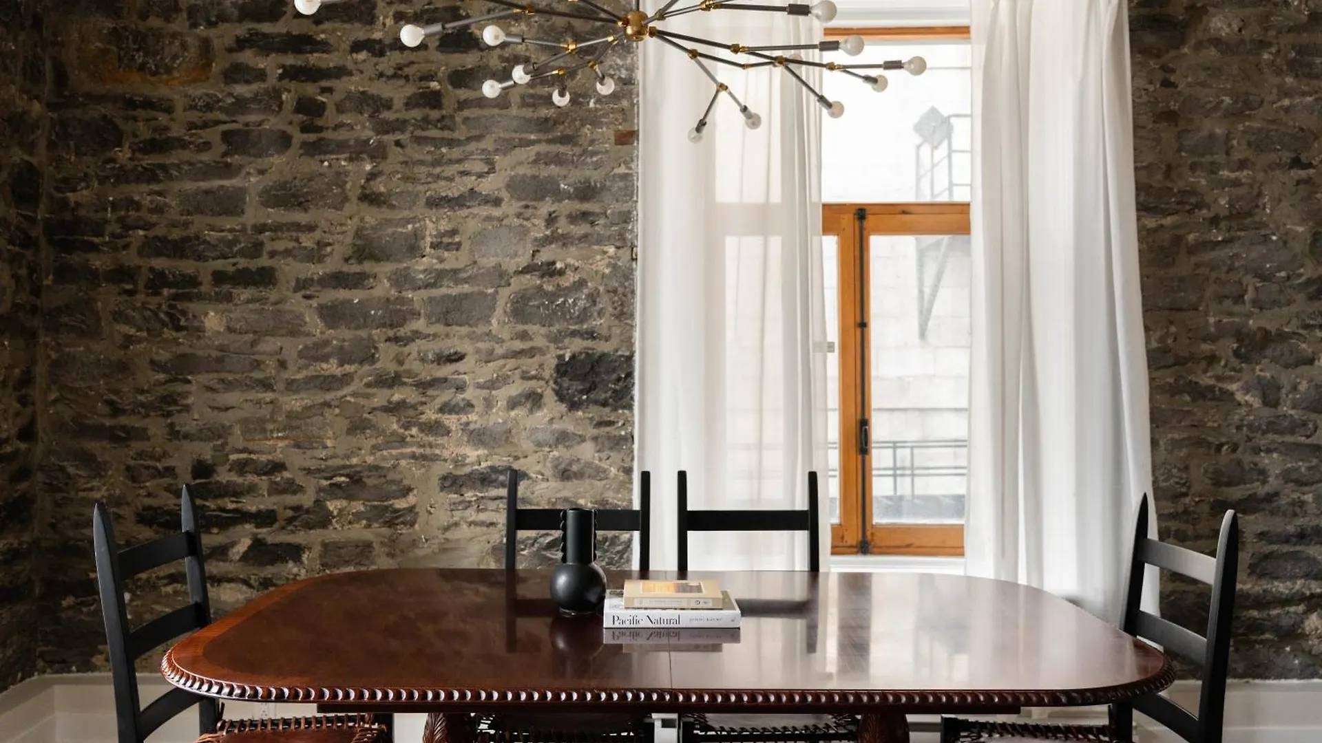 Maison Place Royale By Luxury In Transit Montreal 4*,