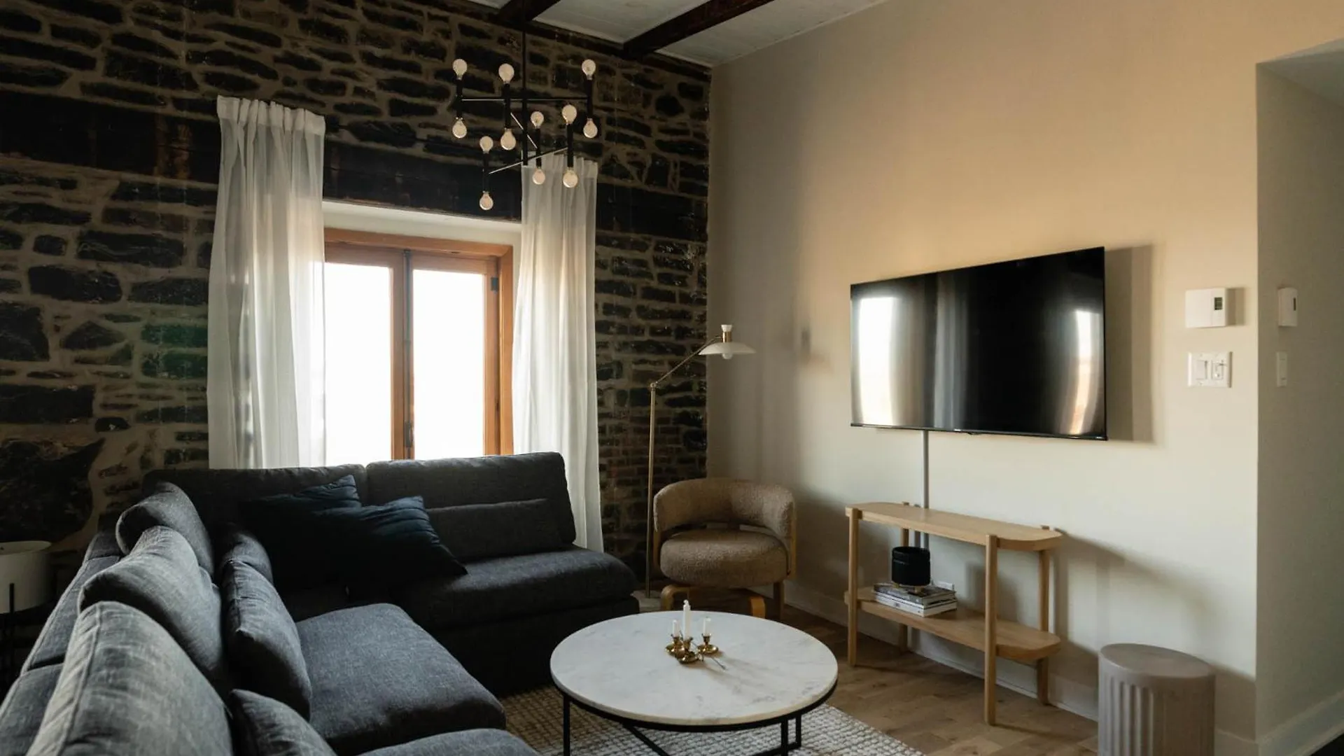 Aparthotel Maison Place Royale By Luxury In Transit Montreal