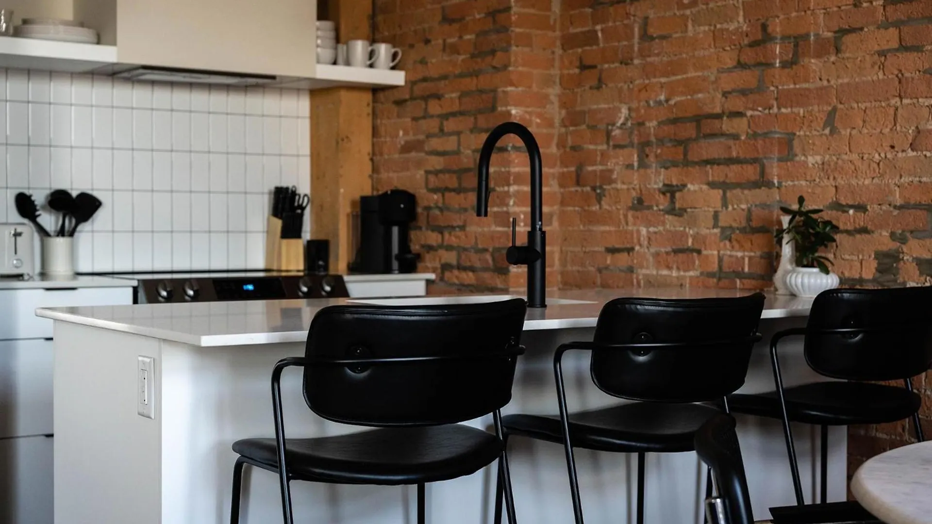 Maison Place Royale By Luxury In Transit Montreal Canada